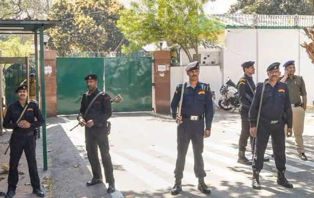 കേന്ദ്ര ഏജൻസികളെ ഉപയോഗിച്ച് രാഷ്ട്രീയം; പ്രധാനമന്ത്രിക്ക് പ്രതിപക്ഷം കത്തയച്ചതിന് തൊട്ട് പിന്നാലെ റാബ്രിദേവിയുടെ വീട്ടിൽ സി ബി ഐ