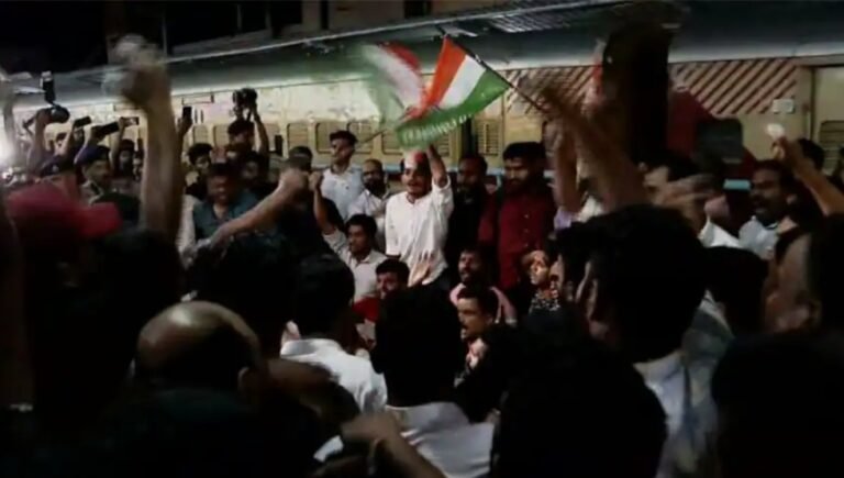 രാഹുൽ ഗാന്ധിയെ അയോഗ്യനാക്കിയതിൽ പ്രതിഷേധം, കോഴിക്കോട് സംഘർഷം