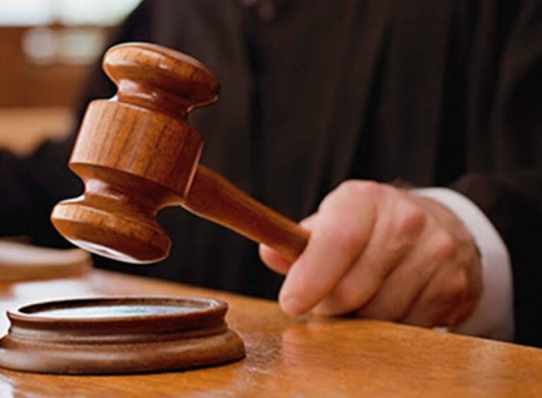 പി എസ് സി പരീക്ഷാ തട്ടിപ്പ്, നേതാക്കളെ രക്ഷിക്കാൻ പൊലീസ്; കുറ്റപത്രം കോടതി മടക്കി