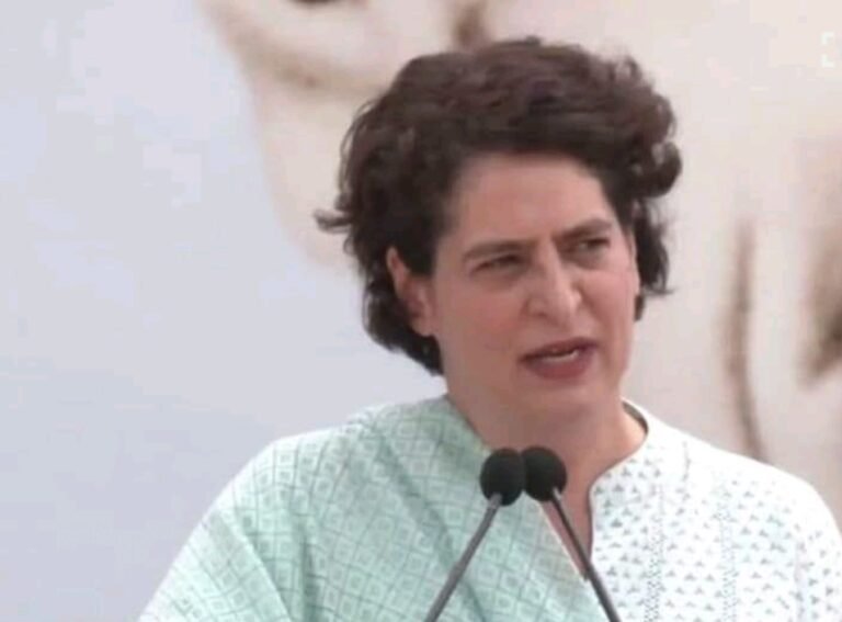 രക്തസാക്ഷിയായ എന്റെ പിതാവിനെയും മുത്തശ്ശിയേയും അപമാനിച്ചവർക്കെതിരെ എന്തു നടപടിയാണ് നിങ്ങൾ സ്വീകരിച്ചത് – പ്രിയങ്ക ഗാന്ധി