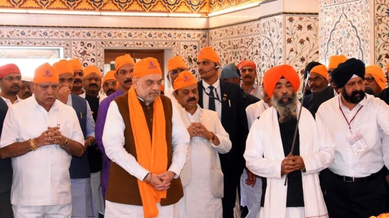 ജനങ്ങൾ മോഡിക്ക് വേണ്ടി പ്രാർഥിക്കുന്നു; കോൺഗ്രസിനെ ദൈവം കേൾക്കില്ല, – അമിത് ഷാ