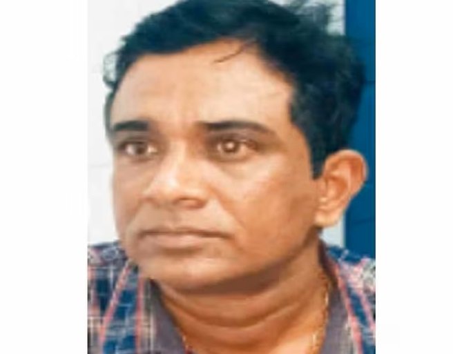 മുറുക്ക് കച്ചവടക്കാരനിൽ നിന്നും 13,500 രൂപ കൈക്കൂലി; ഹെൽത്ത് ഇൻസ്പെക്ടർ പിടിയിൽ