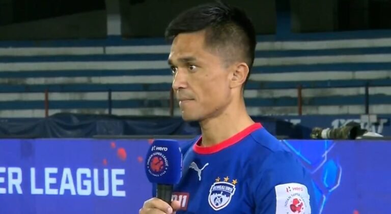 റഫറിയോട് ചോദിച്ചാണ് കിക്ക് എടുത്തത്, ലൂണ കേട്ടിരുന്നില്ലേ എന്ന് ഛേത്രി