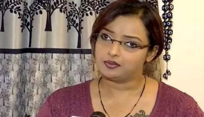 ലൈഫ് മിഷൻ കേസിൽ സ്വപ്ന സുരേഷിനെ അറസ്റ്റ് ചെയ്യാത്തത് എന്തെന്ന്  ഇ.ഡിയോട് ഹൈക്കോടതി