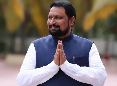 സീറ്റ് കിട്ടിയില്ല, കർണാടക മുൻ ഉപ മുഖ്യമന്ത്രി ലക്ഷ്മൺ സാവഡി കോൺഗ്രസിൽ