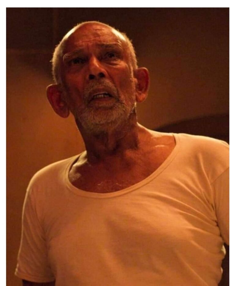 മാമുക്കോയ വിടവാങ്ങി. സെവൻസ് ഫുട്ബോൾ ഗ്രൗണ്ടിൽ ആരാധകർക്ക് നടുവിൽ