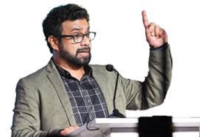 അമിത് ഷായെ വിമർശിച്ച് ലേഖനം എഴുതിയതിന് ജോൺ ബ്രിട്ടാസിന് കാരണം കാണിക്കൽ നൊട്ടീസ്