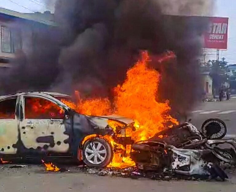 മണിപ്പൂരിൽ സംഘർഷത്തിൽ കൊല്ലപ്പെട്ടത് 50 ൽ അധികം പേർ, സൈനിക നീക്കം തുടരുന്നു