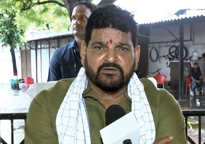 സമരത്തെ രാഷ്ട്രീയവൽക്കരിച്ച് രക്ഷപെടാൻ ബ്രിജ് ഭൂഷൺ, രാജി സന്നദ്ധതയറിയിച്ച് പാർട്ടിയെയും വെട്ടിലാക്കി മുന്നോട്ട്