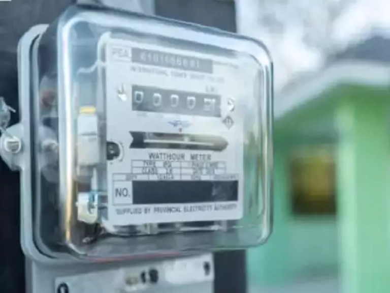 കേന്ദ്ര നിയമത്തെ കൂട്ടു പിടിച്ച് നിരക്ക് കൂട്ടി, വൈദ്യുതിക്ക് യൂണിറ്റിന് പത്ത് പൈസ കൂടും