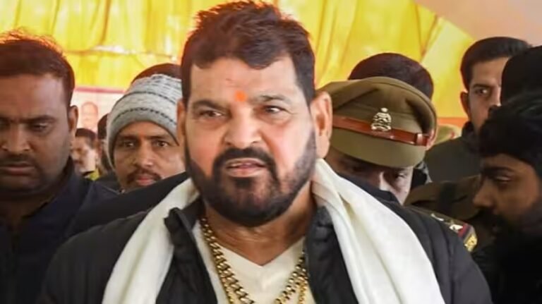 ബ്രിജ് ഭൂഷനെതിരെ “കുറ്റപത്രം” സമർപ്പിച്ചു, പോക്സോ കേസ് റദ്ദാക്കാൻ കോടതി മുൻപാകെ പൊലീസ് അപേക്ഷയും