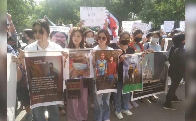 എവിടെ സമാധാനം, അമിത് ഷായുടെ വസതിക്ക് മുന്നിൽ മണിപ്പൂരിൽ നിന്നുളള വനിതകൾ