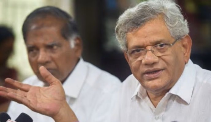 കേരളത്തിലെ മാധ്യമ പ്രവർത്തകർക്ക് ഇന്ത്യയെ കുറിച്ച് ഉത്കണ്ഠയില്ലെ, മറു ചോദ്യവുമായി സീതാറാം യെച്ചൂരി