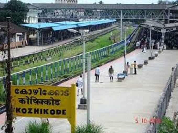 ചൈൽഡ് ലൈൻ ഓഫീസിൽ പൊട്ടിയ ബിയർ കുപ്പിയുമായി 20 കാരൻ 16 കാരിയായ കൂട്ടുകാരിയെ കടത്തിക്കൊണ്ടു പോയി