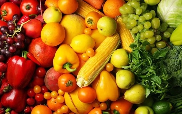 ഒരേ പച്ചക്കറികൾ കടകളിൽ പലവില, കളക്ടർമാരുടെ നേതൃത്വത്തിൽ പരിശോധനയ്ക്കിറങ്ങാൻ മുഖ്യമന്ത്രി