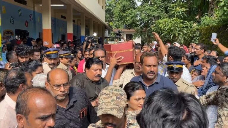 തട്ടിക്കൊണ്ടു പോയി കൊലപ്പെടുത്തിയ കുട്ടിയുടെ വീട്ടിൽ ഒടുവിൽ വീണ ജോർജ് എത്തി