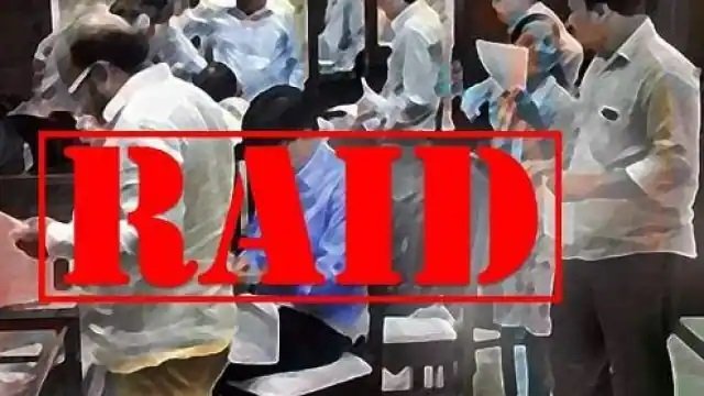 കോഴിക്കോട് 20 വസ്ത്രക്കടകളിൽ ജി എസ് ടി റെയിഡ്; ഇതര സംസ്ഥാനങ്ങളിൽ നികുതി അടച്ചതായി വ്യാജ രേഖ കണ്ടെത്തി