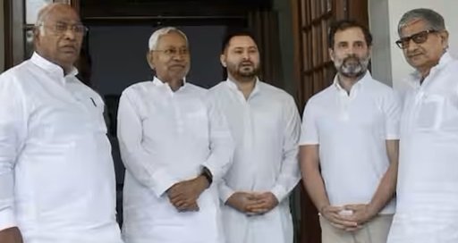 ഇന്ത്യ സഖ്യത്തെ ആരു നയിക്കും, തലകുത്തി മറിഞ്ഞ് ജെ ഡി യു