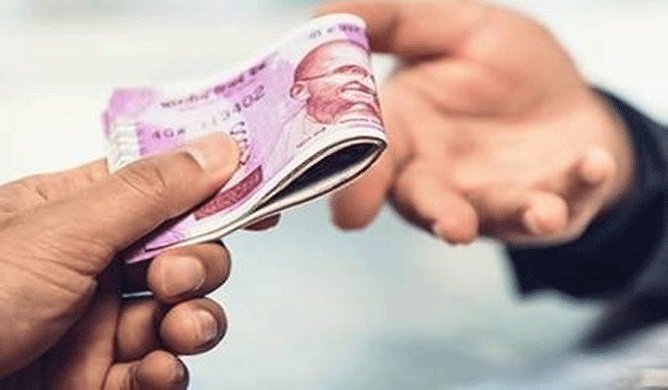 എ.ഇ.ഒ ക്ക് നൽകാനെന്ന പേരിൽ അധ്യാപികയിൽ നിന്നും 10,000 രൂപ കൈക്കൂലി വാങ്ങിയ ഹെഡ് മാസ്റ്റർ അറസ്റ്റിൽ