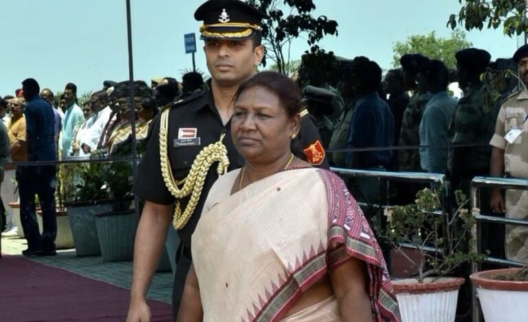 വനിതാ സംവരണബിൽ രാഷ്ട്രപതി ഒപ്പു വെച്ചു, ഉപാധിവെച്ച്  അനിശ്ചിതത്വത്തിലാക്കി