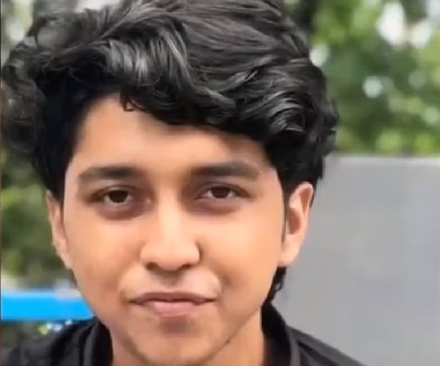 ടർഫിൽ ഫുട്ബോൾ കളിച്ചുകൊണ്ടിരിക്കെ കുഴഞ്ഞു വീണ 19 കാരൻ മരിച്ചു