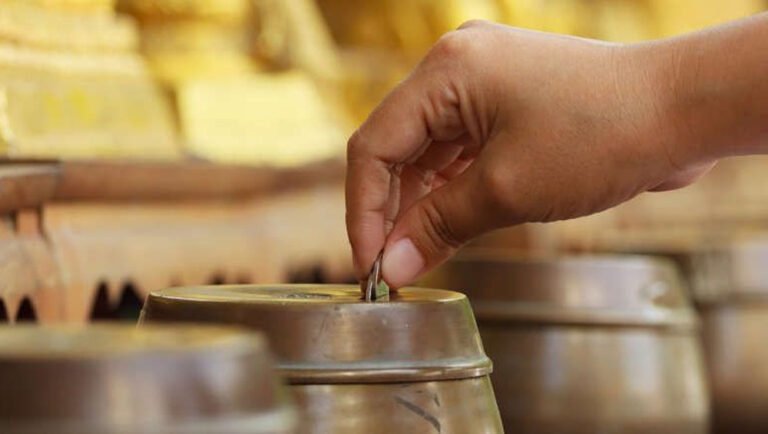 കാണിക്ക സ്വർണ്ണം ബാങ്കിൽ ഇടാൻ ഹൈക്കോടതി അനുമതി, 535 കിലോ സ്വർണ്ണത്തിൽ നിന്നും വരുമാനം