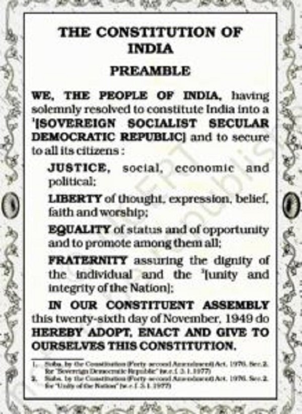 പാർലമെൻ്റിൽ വിതരണം ചെയ്ത ഭരണഘടനയുടെ പ്രതികളിൽ നിന്നും മതനിരപേക്ഷതയും സോഷ്യലിസവും കളഞ്ഞു