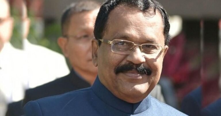 ഗാന്ധിയെന്ന വെളിച്ചത്തെ ഇല്ലാതാക്കിയ കൊടിയ പാപം ചെയ്തയാളാണ് ഗോഡ്‌സെ – പിഎസ് ശ്രീധരൻ പിള്ള