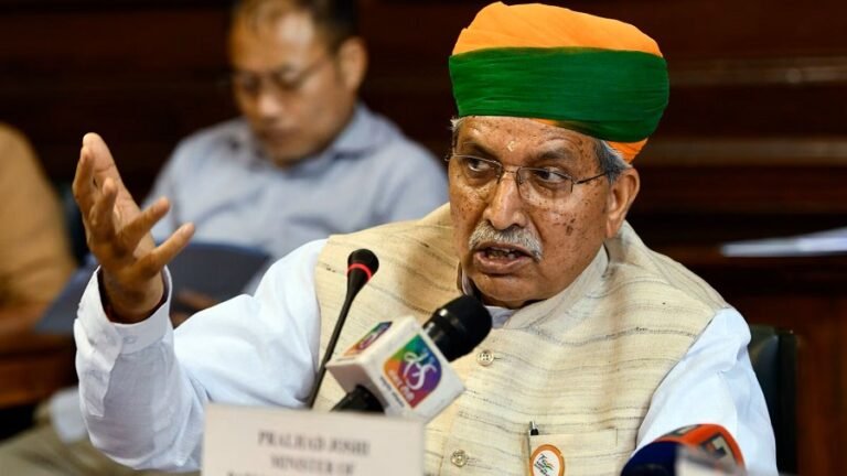 സംവരണ ബിൽ അവതരിപ്പിച്ചു; കേരളത്തിൽ ഇനി 46 വനിതാ എംഎൽഎയും ആറ് വനിതാ എം പിയും