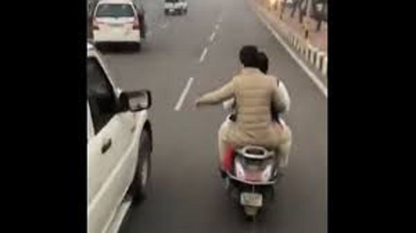 ലിഫ്ട് ചോദിച്ച് കയറിയത് എസ് ഐയുടെ സ്കൂട്ടറിൽ, പീഡനക്കേസിൽ പൊലീസ് തിരയുന്ന പ്രതി പിടിയിൽ