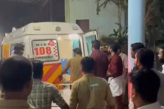 വടകരയിൽ തോണി മറിഞ്ഞ് മീൻപിടിക്കാൻ പോയ രണ്ടു വിദ്യാർഥികൾ മരിച്ചു