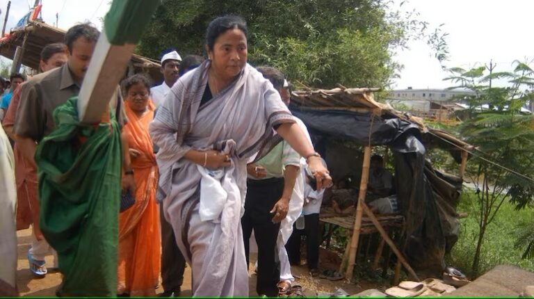 സിംഗൂർ ഭൂമി ഏറ്റെടുക്കൽ സമരം, ടാറ്റയ്ക്ക് 765.78 കോടി നഷ്ടം നൽകാൻ വിധി