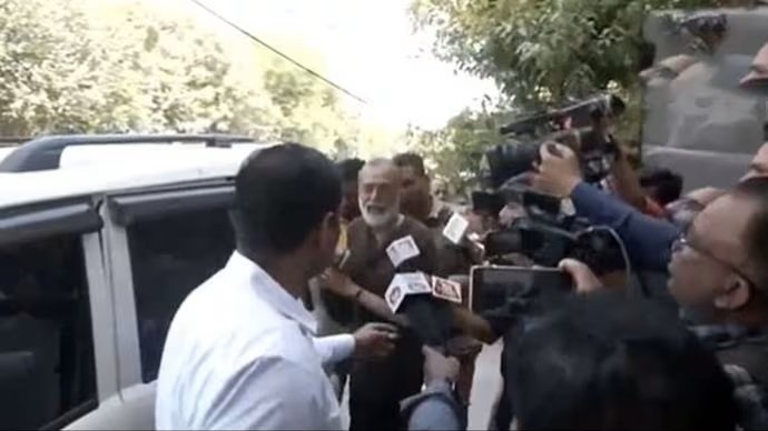 മാധ്യമ സ്ഥാപനങ്ങൾക്കെതിരെ സർക്കാർ; 100 സ്ഥലങ്ങളിൽ റെയിഡ്, യെച്ചൂരിയുടെ വീട്ടിലും പരിശോധന