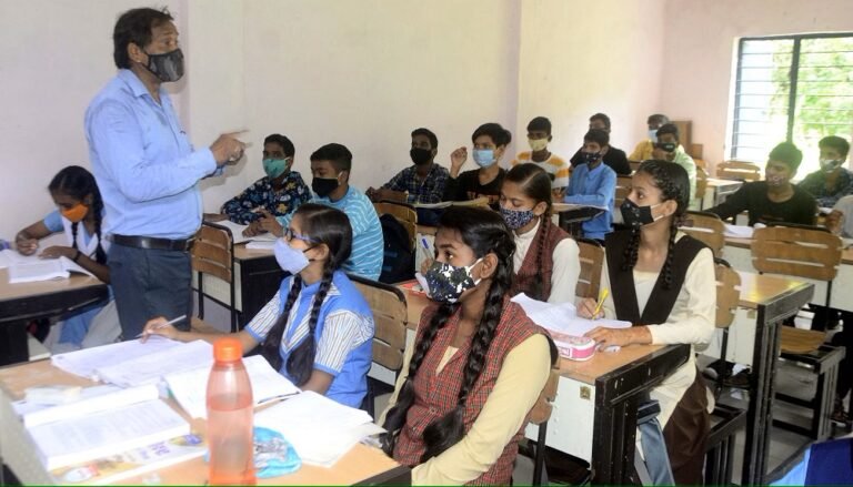 56 വരെ പഠിപ്പിക്കാം, ഹയർസെക്കൻഡറി ഗസ്റ്റ് അധ്യാപകരുടെ പ്രായപരിധി ഉയർത്തി