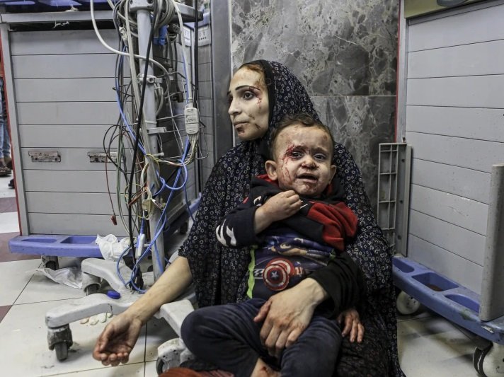 കൊല്ലപ്പെട്ടത് കുട്ടികളും സ്ത്രീകളും ലോക വ്യാപക പ്രതിഷേധം, ആശുപത്രിക്ക് ബോംബിട്ടത് തങ്ങളല്ലെന്ന് ഇസ്രയേൽ