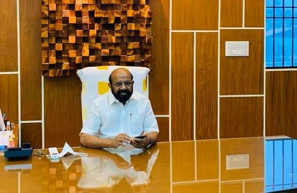 കണ്ടല സഹകരണ ബാങ്ക് തട്ടിപ്പിൽ മുൻ പ്രസിഡന്റ് എൻ ഭാസുരാംഗൻ കസ്റ്റഡിയിൽ