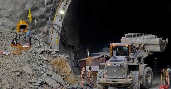 41 തൊഴിലാളികളുടെ ജീവൻ 11 ദിവസമായി തുരങ്കത്തിനകത്ത്, രക്ഷാ പ്രവർത്തനത്തിലെ അനിശ്ചിതത്വം തുടരുന്നു