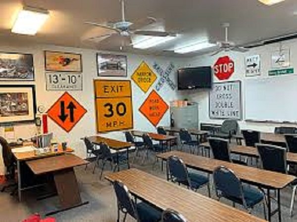 ഡ്രൈവിങ് പഠിപ്പിക്കാൻ ഇനി ഒരു മാസത്തെ കോഴ്സ് പഠിച്ച് ജയിക്കണം