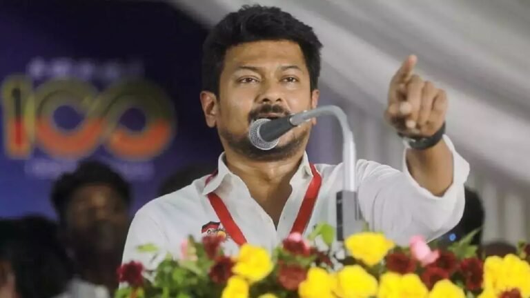 പാർട്ടിയിലെയും സർക്കാരിലെയും സ്ഥാനമല്ല, മനുഷ്യനാവുകയാണ് പ്രധാനം, കോടതിയുടെ സനാതനധർമ്മ മുന്നറിയിപ്പ് തള്ളി ഉദയനിധി