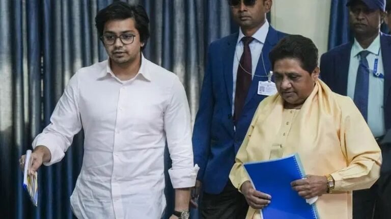 മായാവതിക്ക് മടുത്തോ, അനന്തരവനെ പിൻഗാമിയായി പ്രഖ്യാപിച്ചു