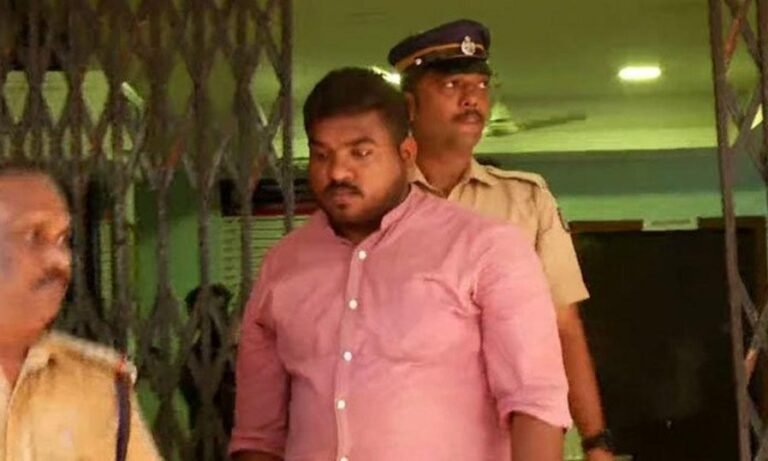 യൂത്ത് കോൺഗ്രസ് നേതാവ് അരവിന്ദ് വെട്ടിക്കൽ നടത്തിയത് വൻ വെട്ടിപ്പ്, പൊലീസ് ചോദ്യം ചെയ്യുന്നു