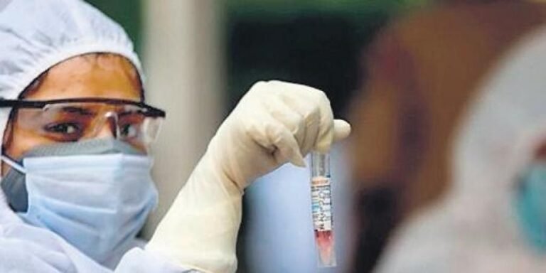 കോവിഡ് വകഭേദം സംസ്ഥാനത്ത് നാല് മരണം, വലിയ ആശങ്ക തിരികെ