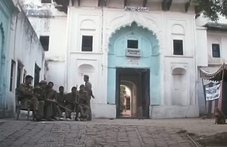 ‘രാം കെ നാം’ പ്രദർശിപ്പിച്ചതിന് നാല് പേരെ ഹൈദരാബാദ് പൊലീസ് അറസ്റ്റ് ചെയ്‌തു.