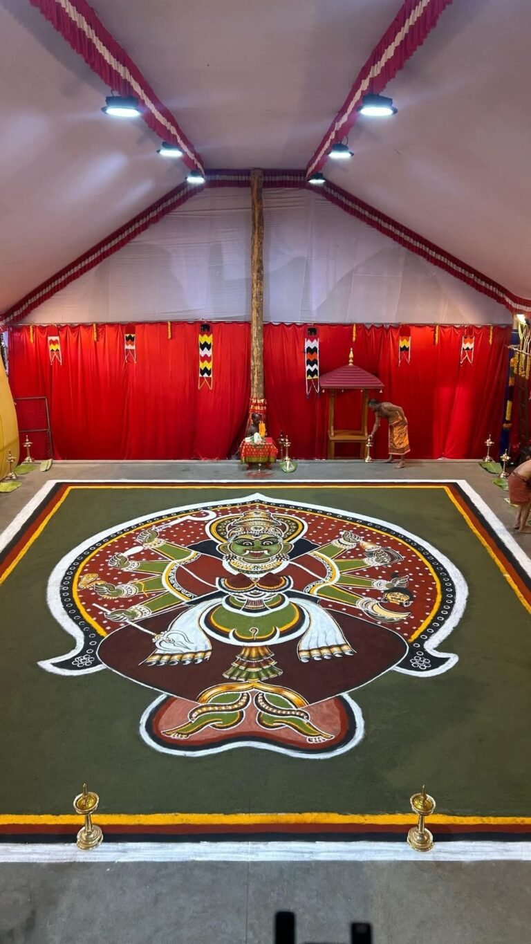 വടക്കുപുറത്തു പാട്ട്